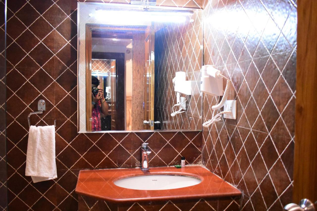 Aaroham The Watergate Hotel บีมตาล ภายนอก รูปภาพ