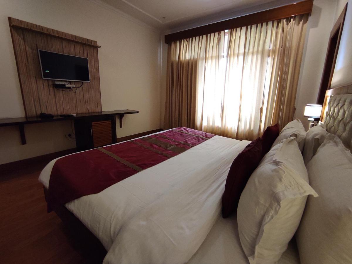 Aaroham The Watergate Hotel บีมตาล ภายนอก รูปภาพ